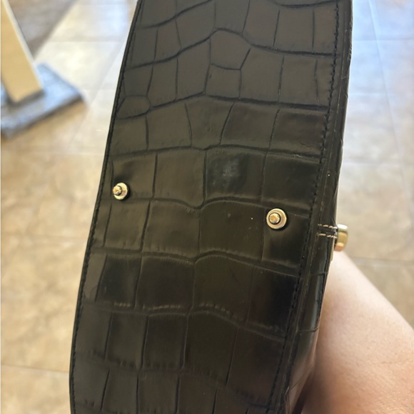 Elegant Black Dooney & Bourke Croc-Embossed Shoulder Bag - Picture 7 of 11